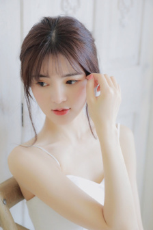 发电俏娇娃剧照